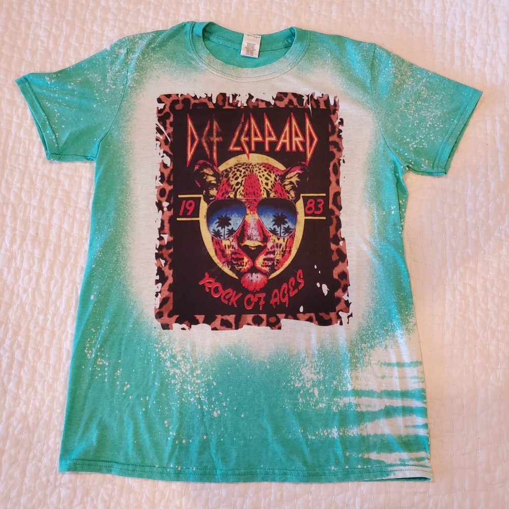 NWOT Def Leppard Teal Bleach T -Shirt Sz M
